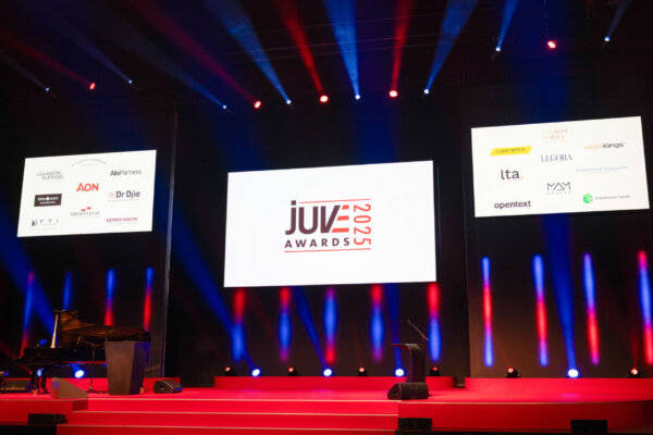 JUVE Awards 2025, Alte Oper Frankfurt Bühne